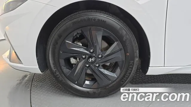Hyundai Avante CN7 — Фото автомобиля 5