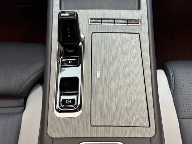 Geely Boyue L — Фото автомобиля 15