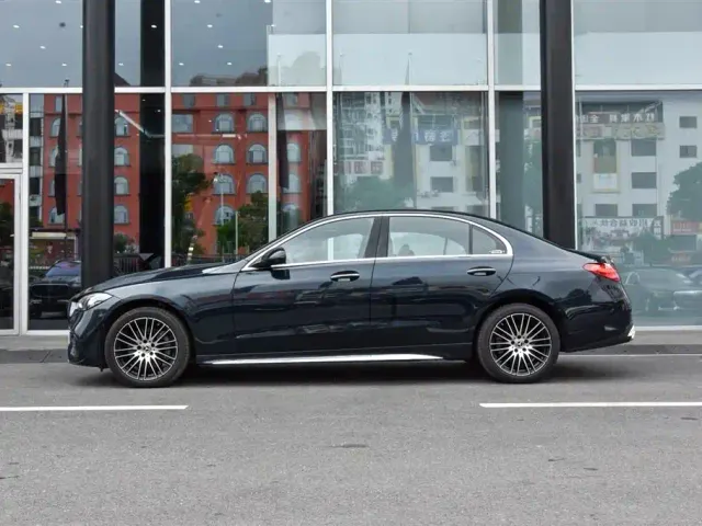 Mercedes-Benz C-Class — Фото автомобиля 3