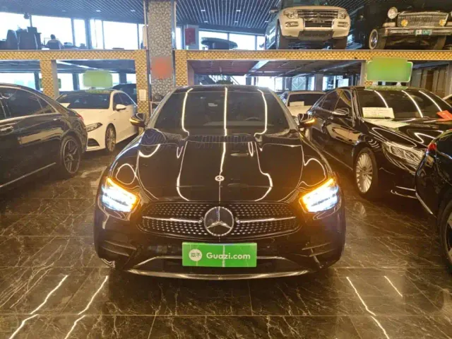Mercedes-Benz E-Class — Фото автомобиля 2