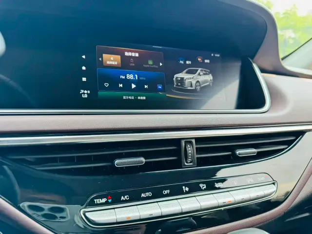 GAC Trumpchi M6 — Фото автомобиля 22