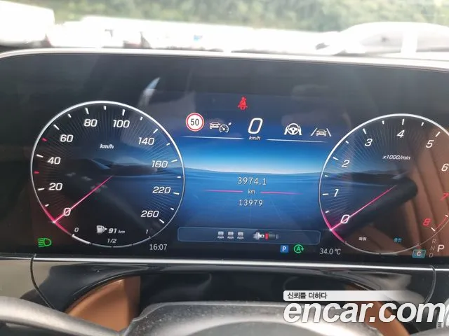 Mercedes-Benz E-Class — Фото автомобиля 16
