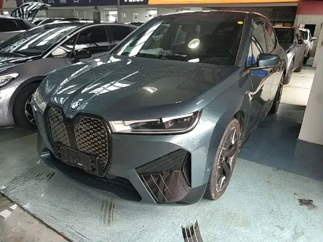 Фотография автомобиля — BMW iX