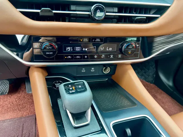 Nissan Terra — Фото автомобиля 22