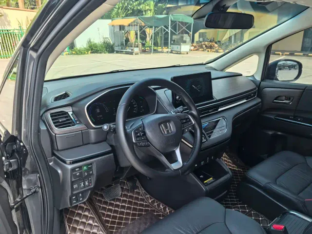 Honda Odyssey — Фото автомобиля 12