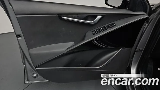 Kia Niro — Фото автомобиля 21