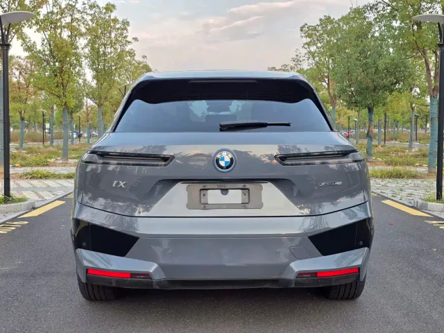 BMW iX — Фото автомобиля 5