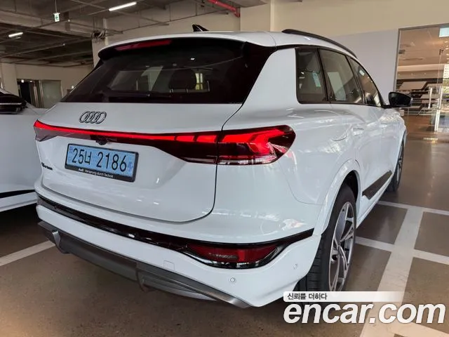 Audi Q6 e-tron — Фото автомобиля 2