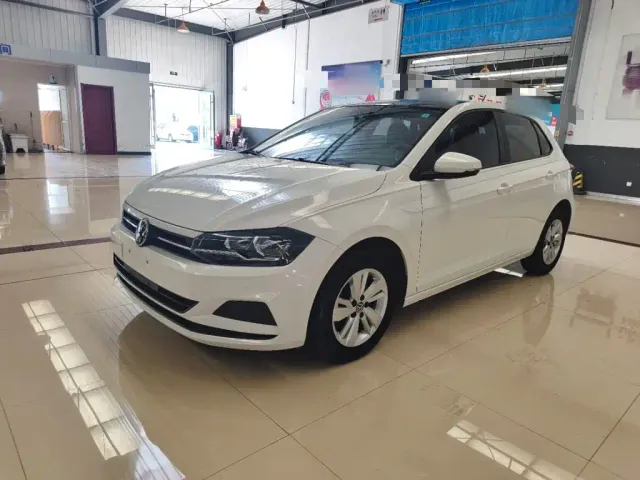 Фотография автомобиля — Volkswagen Polo