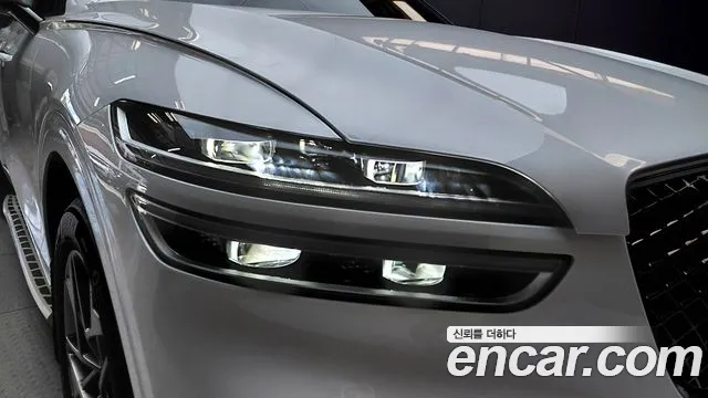Genesis GV70 — Фото автомобиля 22