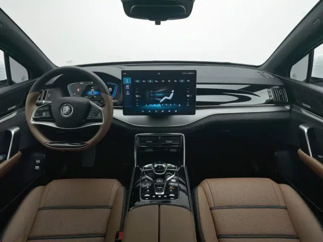 BYD Tang — Фото автомобиля 5