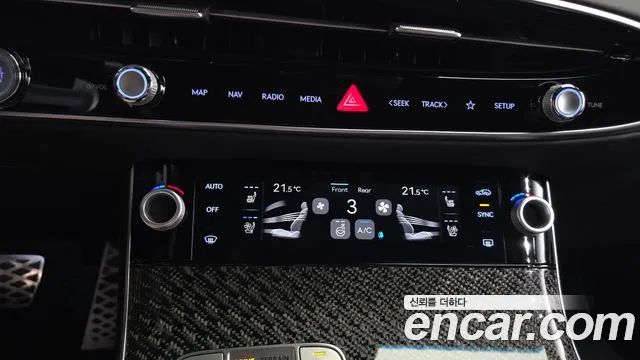 Genesis GV70 — Фото автомобиля 23