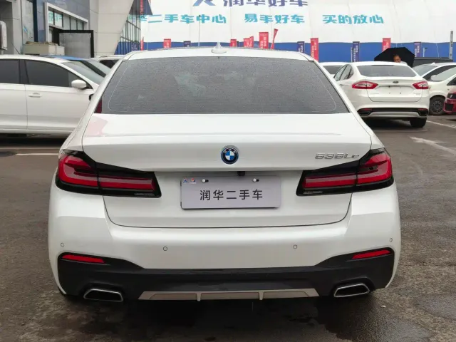 BMW 5 Series — Фото автомобиля 4