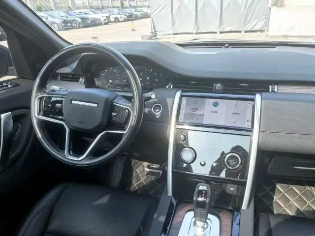 Land Rover Discovery Sport — Фото автомобиля 10
