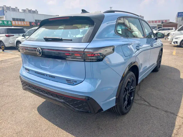 Volkswagen Tiguan L — Фото автомобиля 4