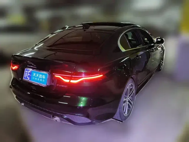 Jaguar XEL — Фото автомобиля 2