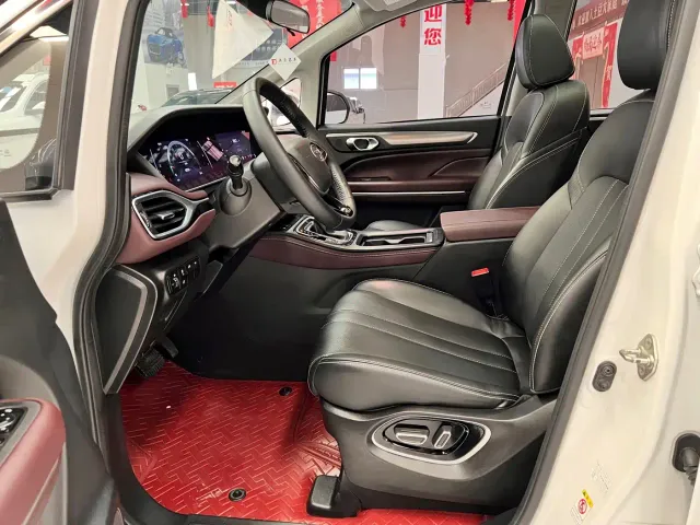 GAC Trumpchi M6 — Фото автомобиля 12