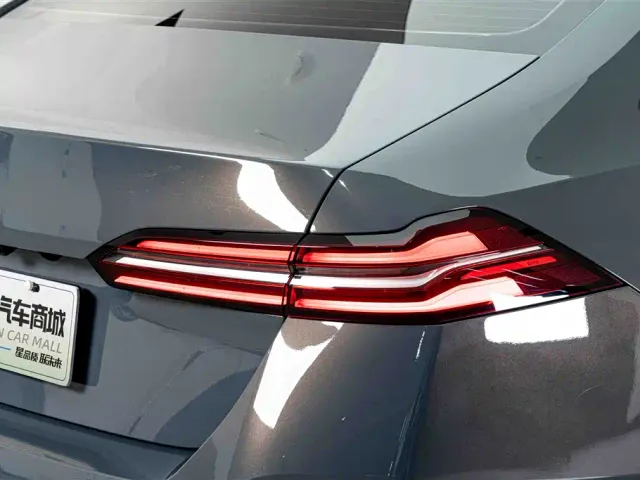 BMW i5 — Фото автомобиля 8