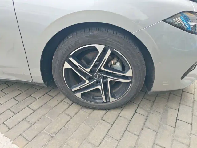 Roewe D7 — Фото автомобиля 25