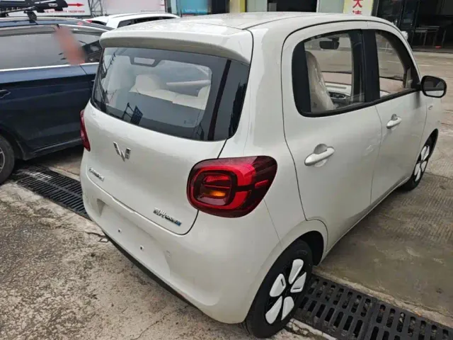Wuling Hongguang Mini EV — Фото автомобиля 6