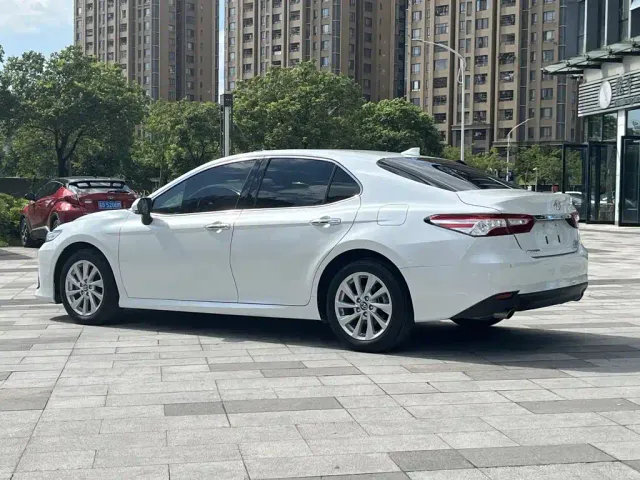 Toyota Camry — Фото автомобиля 7