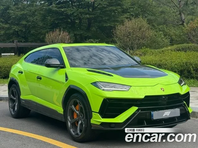 Фотография автомобиля — Lamborghini Urus