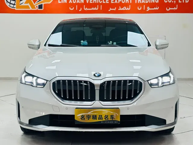 BMW 5 Series — Фото автомобиля 2