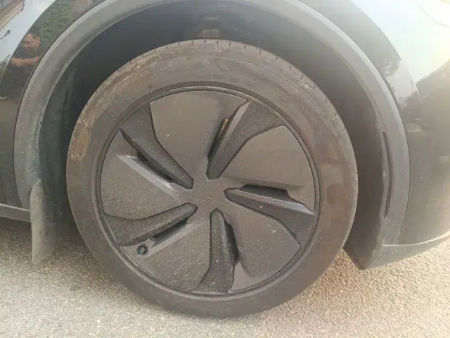 Tesla Model Y — Фото автомобиля 8