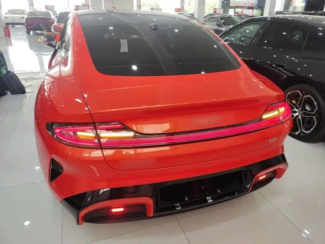 Xiaomi SU7 — Фото автомобиля 5