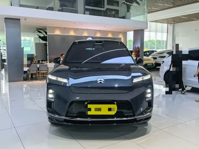 Nio ES8 — Фото автомобиля 2