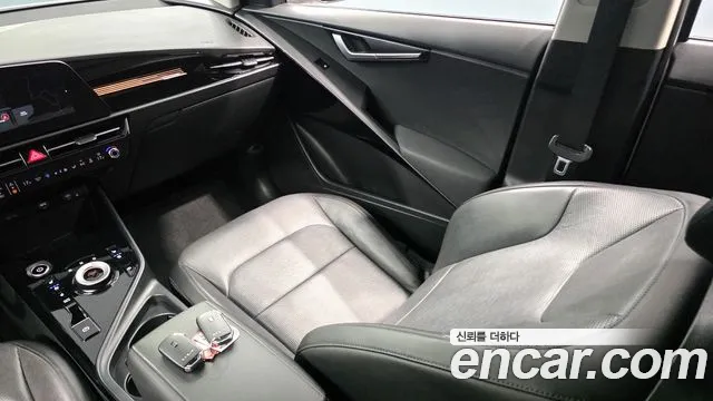 Kia Niro Niro (New) — Фото автомобиля 13