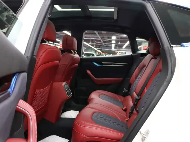 Maserati Levante — Фото автомобиля 14