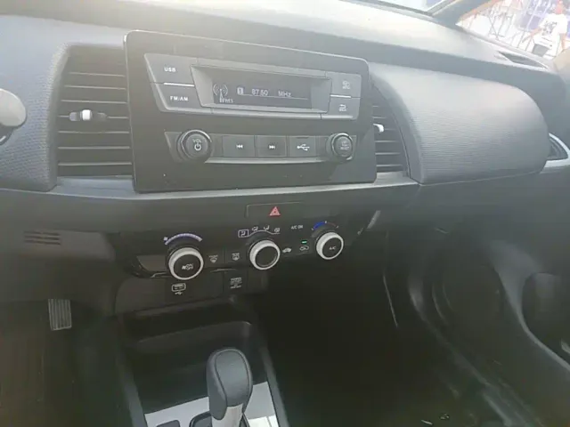Honda Fit — Фото автомобиля 12