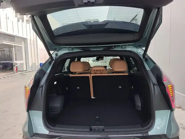 Geely Boyue L — Фото автомобиля 14