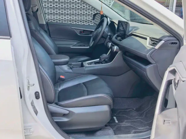 Toyota RAV4 — Фото автомобиля 12