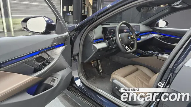 BMW 5 Series G60 — Фото автомобиля 15