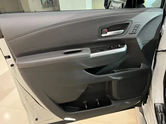 Toyota Granvia — Фото автомобиля 6