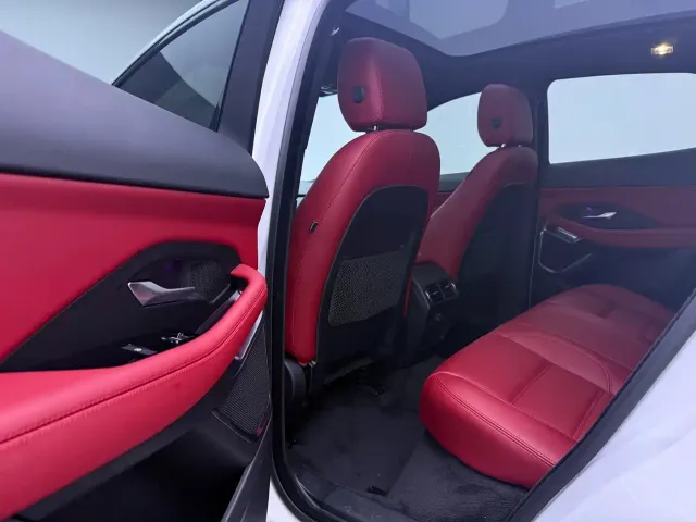 Jaguar E-PACE — Фото автомобиля 8