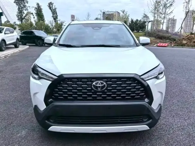 Toyota Corolla Cross — Фото автомобиля 2