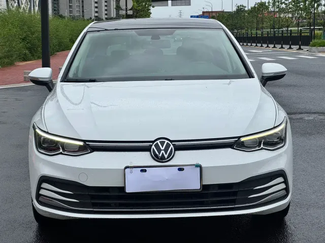 Volkswagen Golf — Фото автомобиля 2