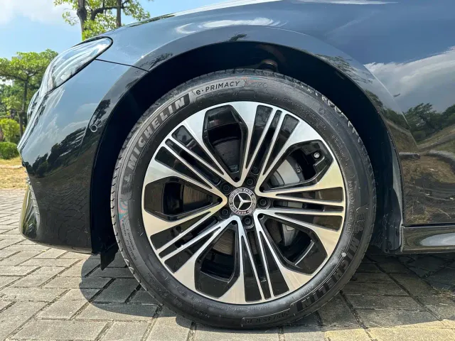 Mercedes-Benz E-Class — Фото автомобиля 20