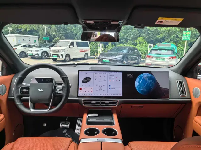 Li Auto L8 — Фото автомобиля 5