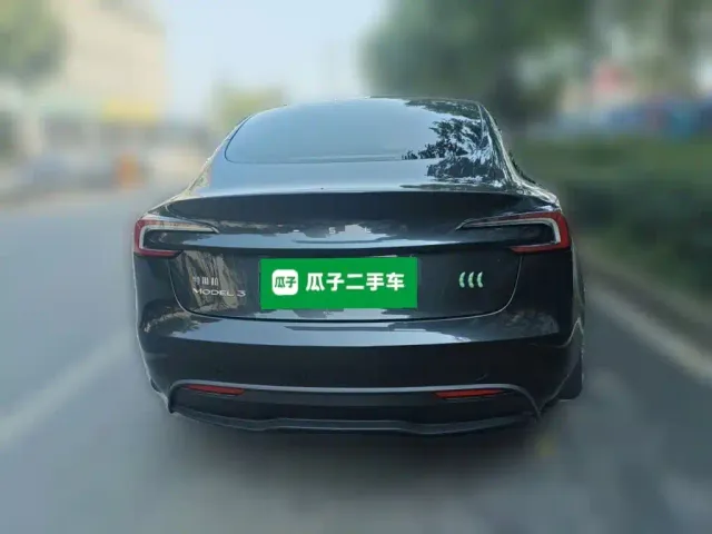 Tesla Model 3 — Фото автомобиля 3