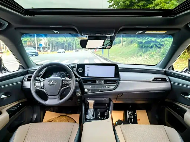 Lexus ES — Фото автомобиля 8