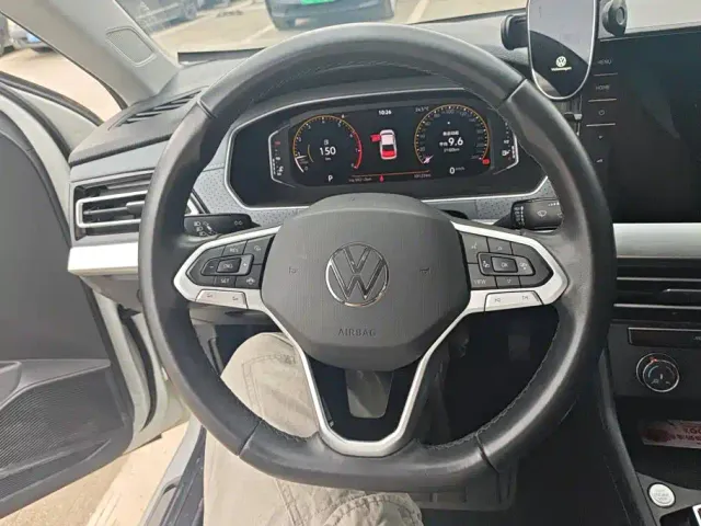 Volkswagen Lavida — Фото автомобиля 15
