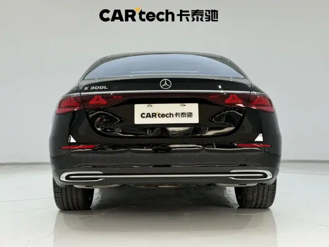 Mercedes-Benz E-Class — Фото автомобиля 6