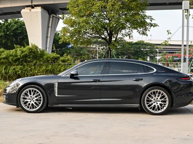 Porsche Panamera — Фото автомобиля 3