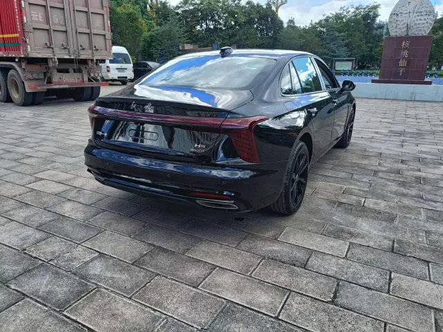 Hongqi H5 — Фото автомобиля 4