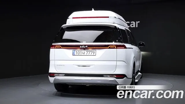 Kia Carnival Generation 4 — Фото автомобиля 4