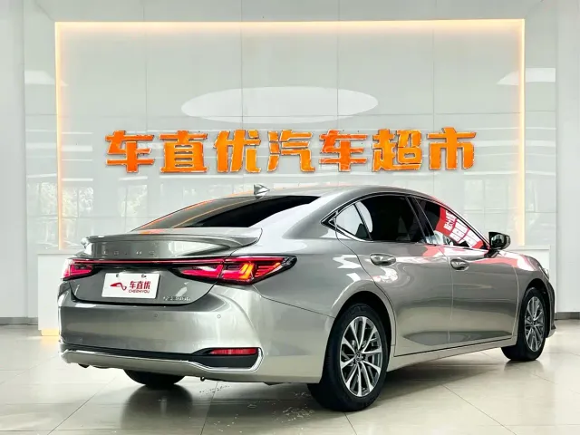Lexus Lexus ES 2025 300h Ultimate Edition — Фото автомобиля 5